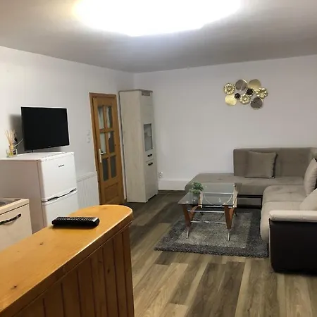 Apartment Urlatoarei - *